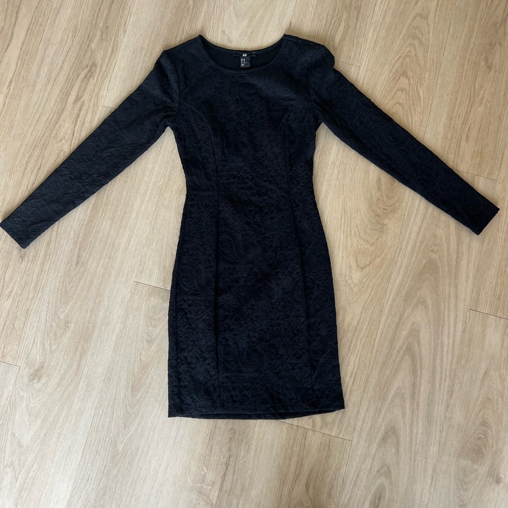 H&M Black Long-Sleeve Textured Bodycon Dress